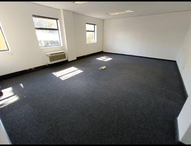 BUSINESS PROPERTY TO RENT IN BRYANSTON
